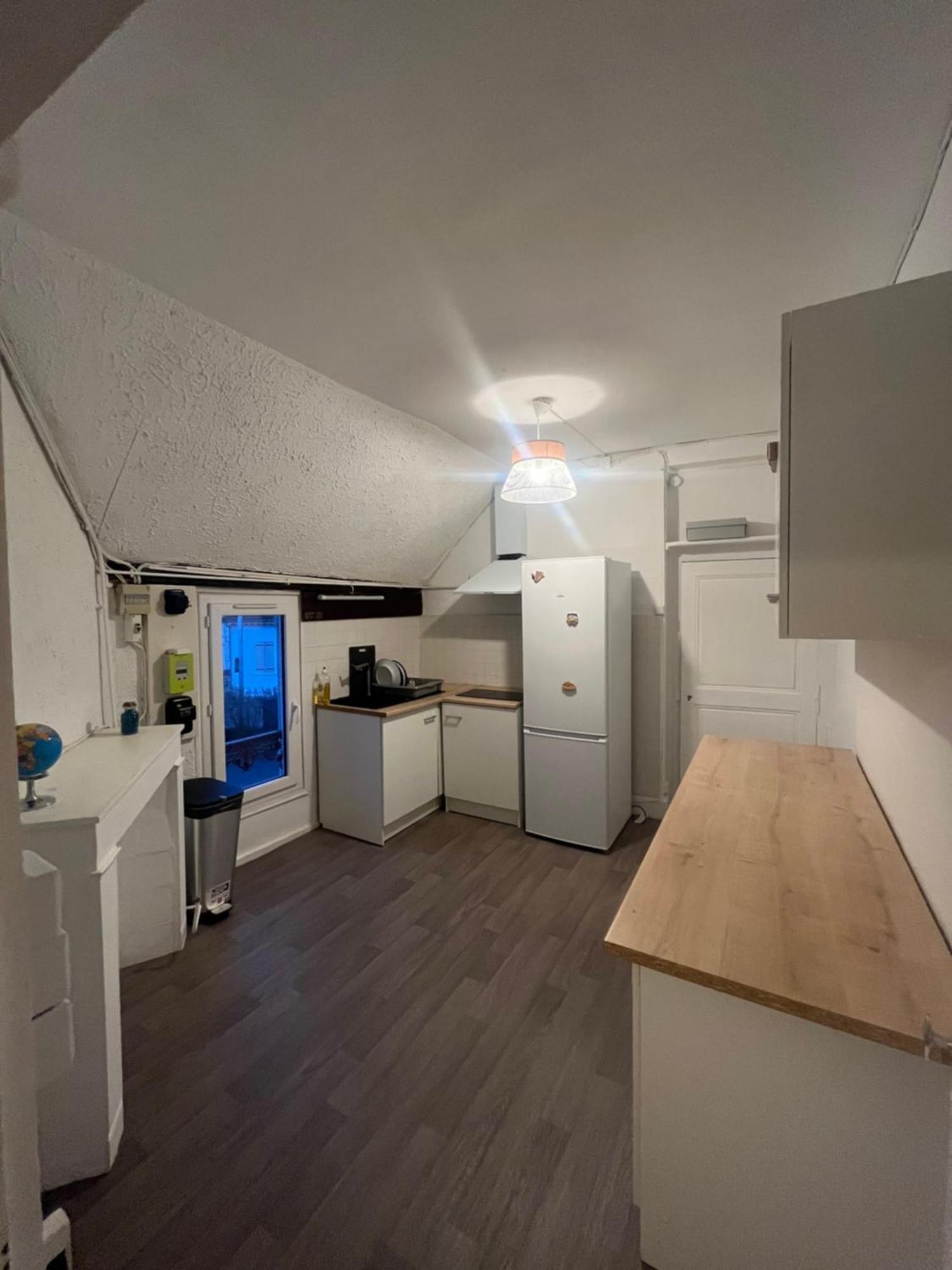 Appartement + Parking Prive Sainte-Savine Eksteriør bilde